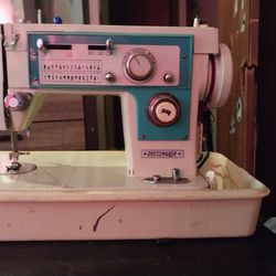 Dressmaker Sewing Mechine 