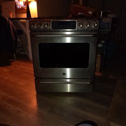 GE Dual Fuel Gas Stove With 220v Plug. $250/OBO