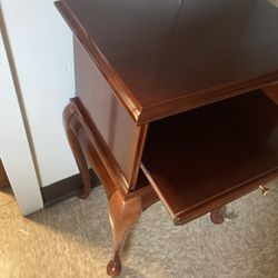 Accent Table