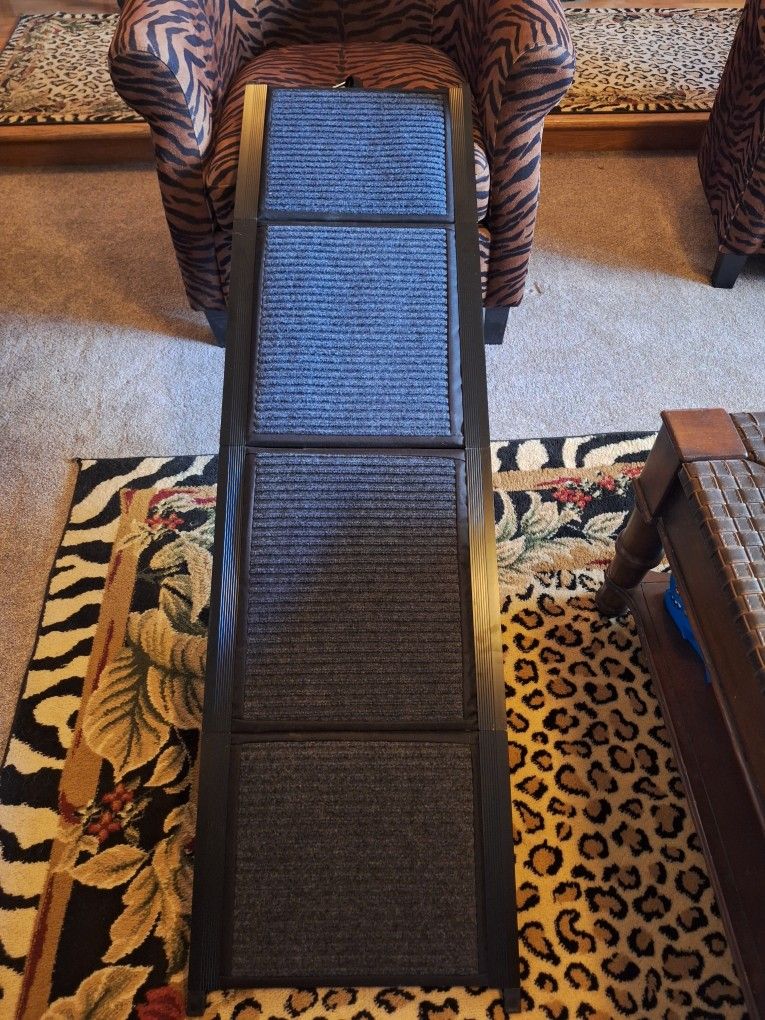 Dog Ramp For Car, Truck Or SUV.