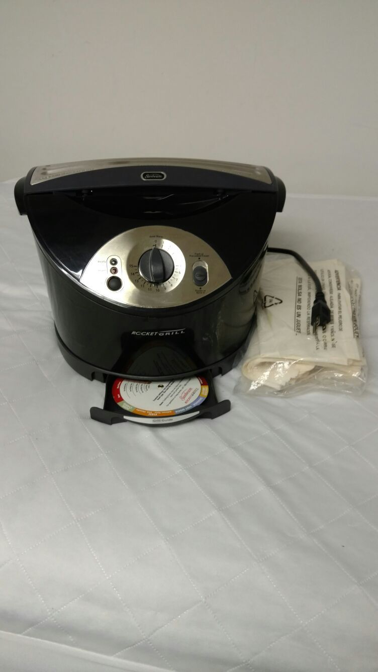 Sunbeam Rocket Grill - Indoor Grilling Machine 7531 Black & Stainless Steel With Parchment Bags