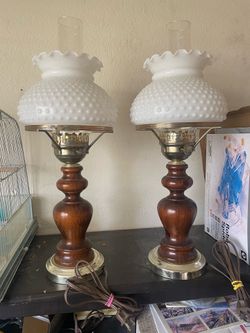 Beautiful Pair Of Vintage Underwriters Laboratories Portable Lamps In Great Working Condition