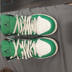 Jordan 1 Mid-Lucky Green 