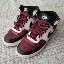 Nike Court Visions Size 8.5