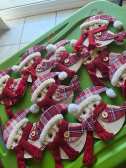 Bundle of Xmas Plaid decor.