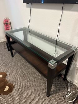 Bassett Dunhill TV Stand/sofa/console table