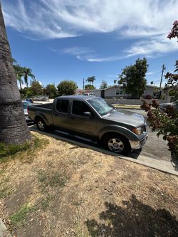 Nissan Frontier Crew Cab Pickup Truck