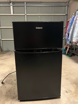 Galanz Mini Fridge