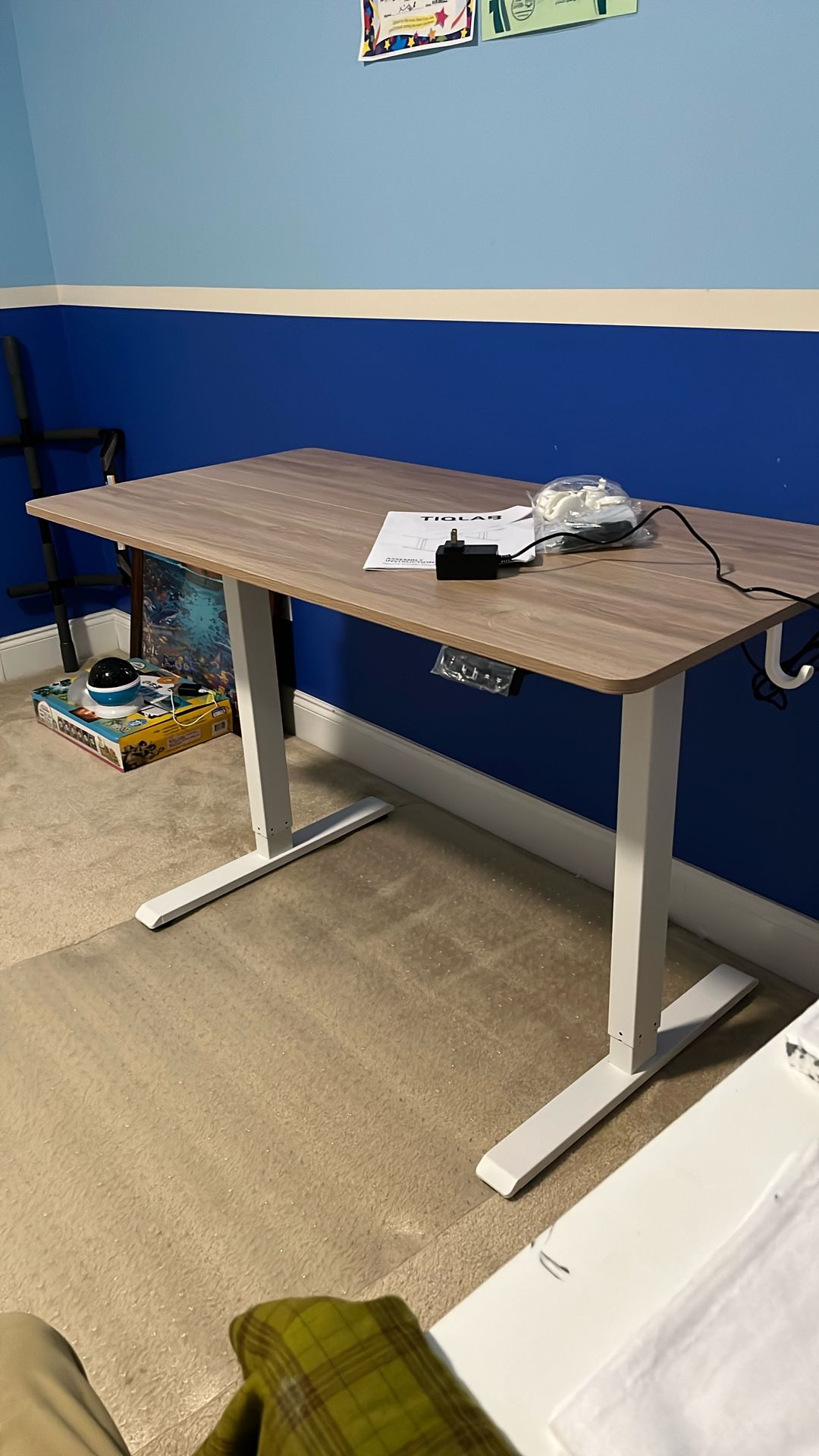 Standing electric adjustable computer office desk