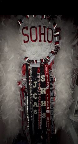 Homecoming mum