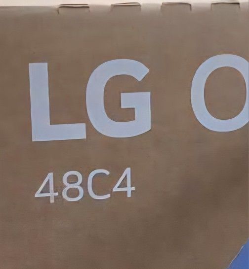 TV LG OLED 48" (C4).
