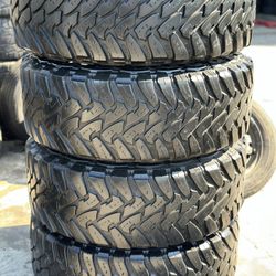 35x12.50r17 