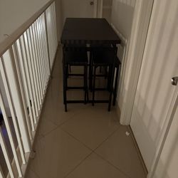 Table With 4 Chairs