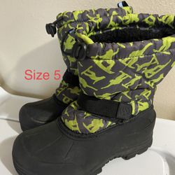 Size 5 Snow Boots 
