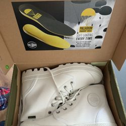 White Palladium high top shoes W8.5 M7
