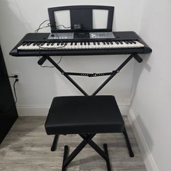 Yamaha Electronic Keyboard 