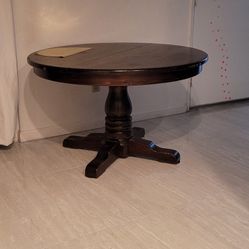 Ethan Allen Round Dining table 