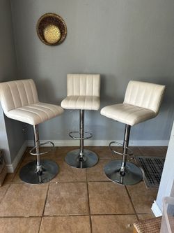 3 Barstools 