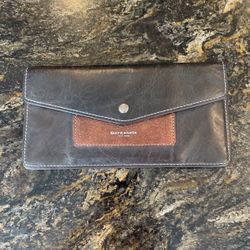 Borgasets Leather Women’s Wallet 