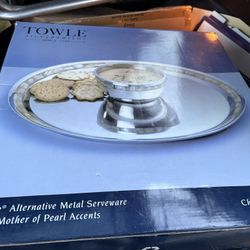 NEW IN BOX TOWLE CHIP AND DIP PLATE 