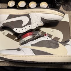 Travis Scott reverse mocha size 11