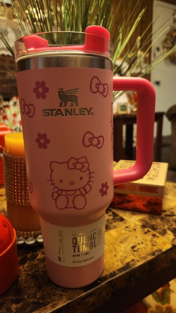 Brand New Hello Kitty Stanley 40oz Flamingo Kitty Cup