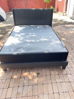 Cama queen $60