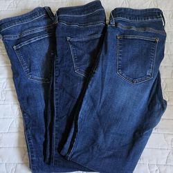 Bundle of Hollister and guess jeans