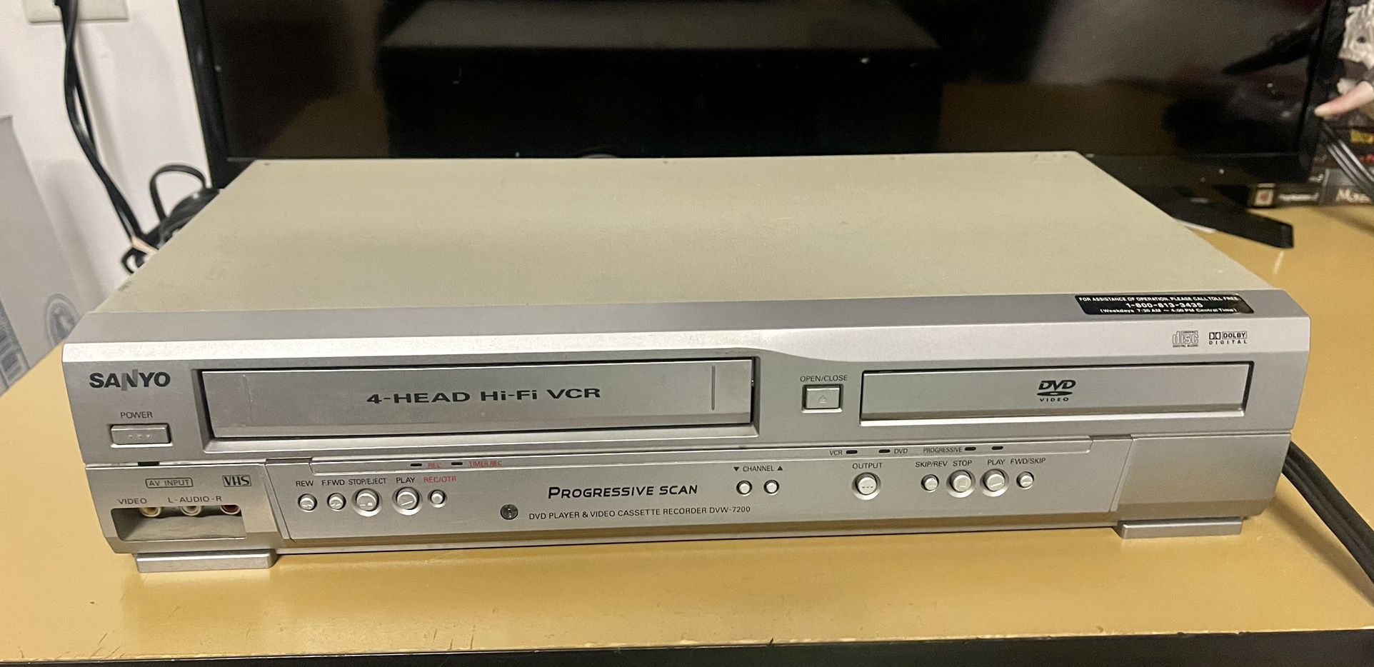 Sanyo DVW-7100A DVD 4 Head VCR Combo Player VHS Recorder - WORKS