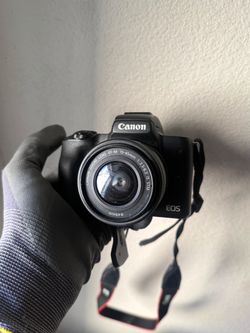 Canon EOS M50