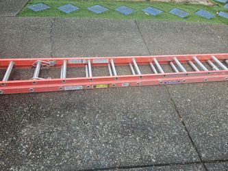 24 fiberglass ladder
