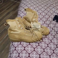 MILITARY COMBAT BOOTS