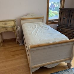 Cream Twin Bed Frame (Only Frame – No Mattress)