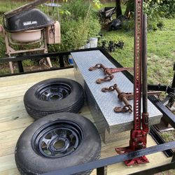 16 foot trailer ready to go with new planks everything works no problem. Moving cannot take the trailer with me. It comes with everything seen in the 