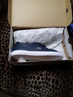 Tenis Shoes. Lacoste, Is Open The Box . But Is Brand New