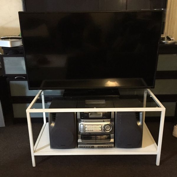 43” Westinghouse LED TV with Stereo and Stand for Sale in Los Angeles