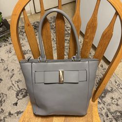 Gray women’s purse/ handbag