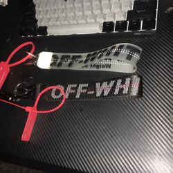 Off-white Keychains With Zip Ties And Black Teddy Bear 