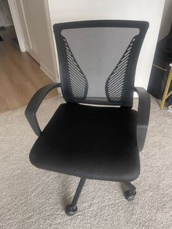 Black Mesh Office Chair with Armrests