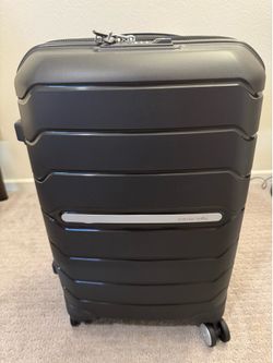 Samsonite Hardside Carry-On Spinner Luggage – Like New – Black