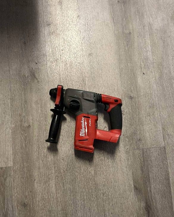 Milwaukee M18 SDS Rotary Hammer Fuel 1" $180 Firme Precio Tool Only