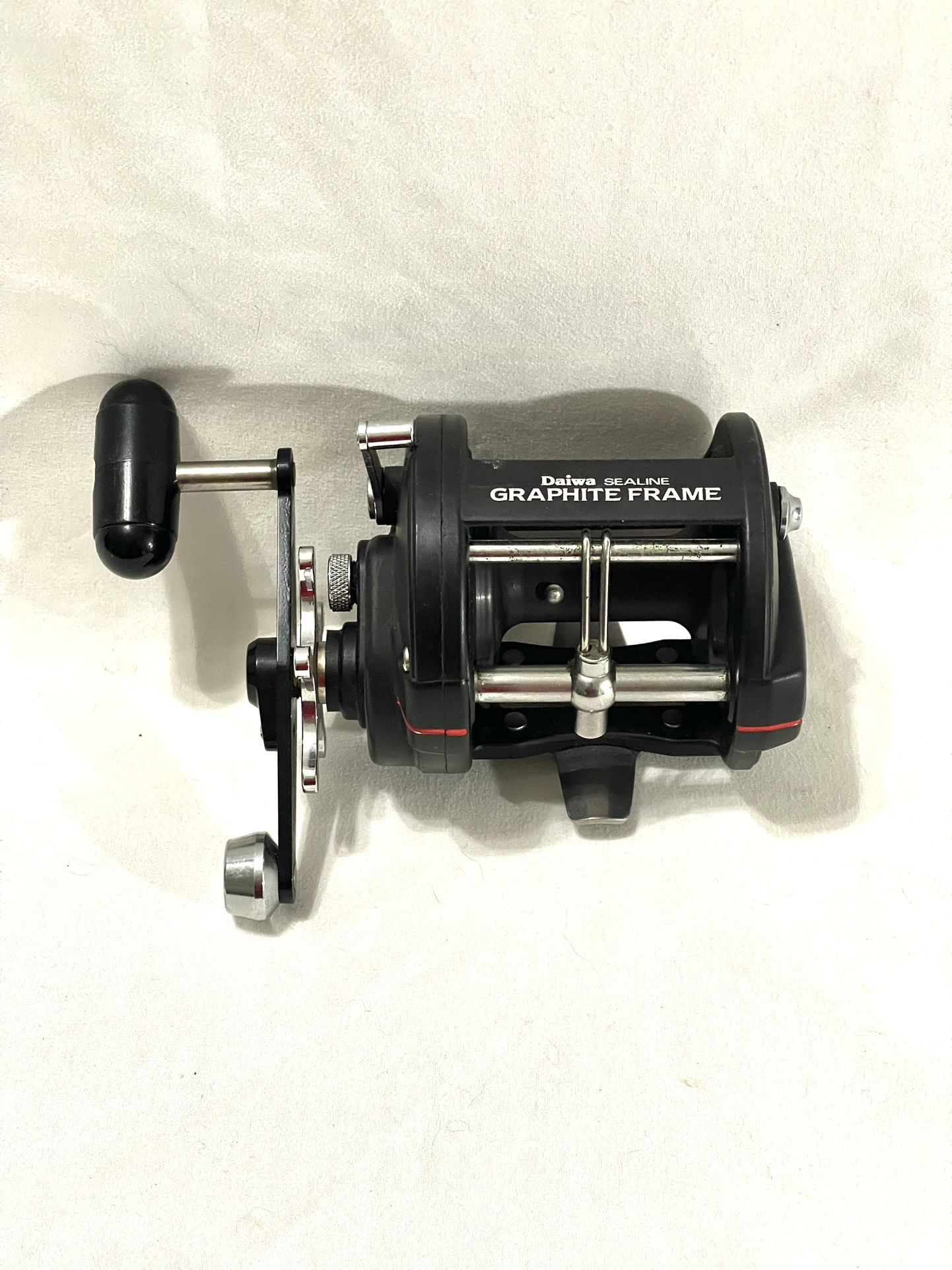 Like New Daiwa (Sealine-SL175H) Graphite Frame, Deep Sea Fishing Reel. Retails for $78 for used reel.