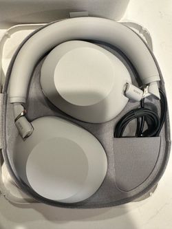 Sony  WH-1000XM6 Wireless Headphones Silver