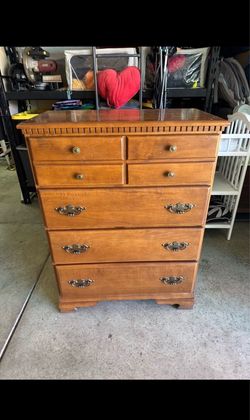 DRESSER WOODEN