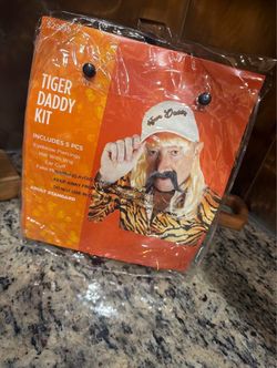 Joe exotic tiger king Halloween costume