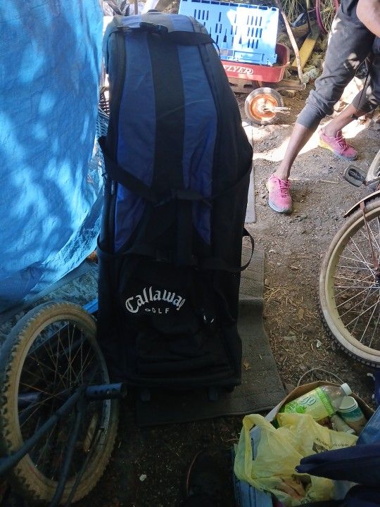 Callaway Rolling Golf Bag