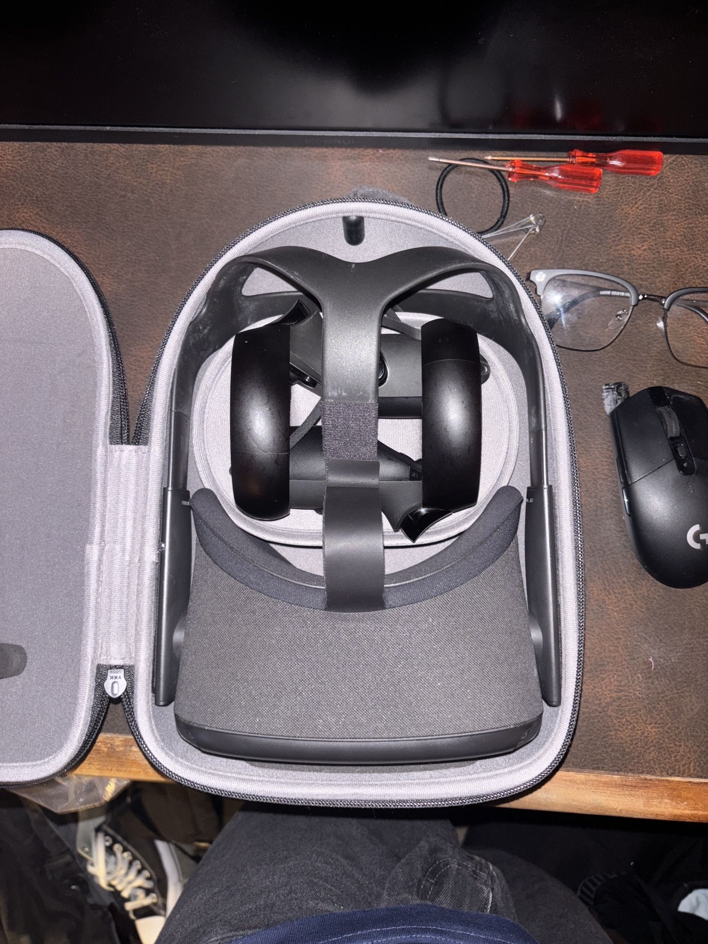 Oculus Quest 1 With Case