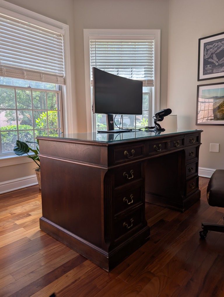 [MUST GO] Brown Wood Executive Desk