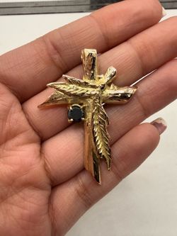 18k Yellow Gold Leaf Cross pendant with black gem