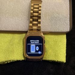 Apple Watch SE 40mm Aluminum Case With Rose Gold Band